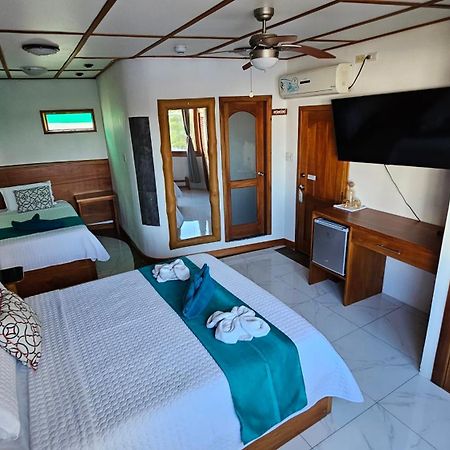 Casa Ocean Pier Bed & Breakfast Puerto Ayora  Bagian luar foto