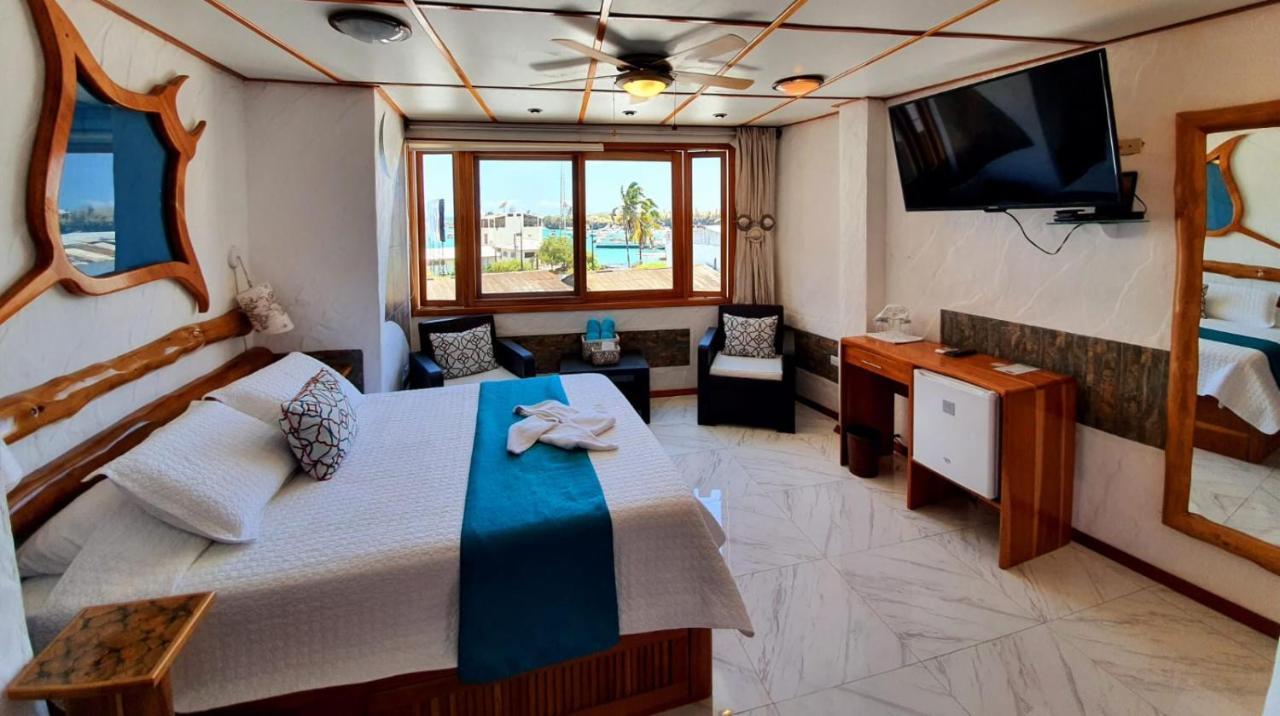 Casa Ocean Pier Bed & Breakfast Puerto Ayora  Bagian luar foto