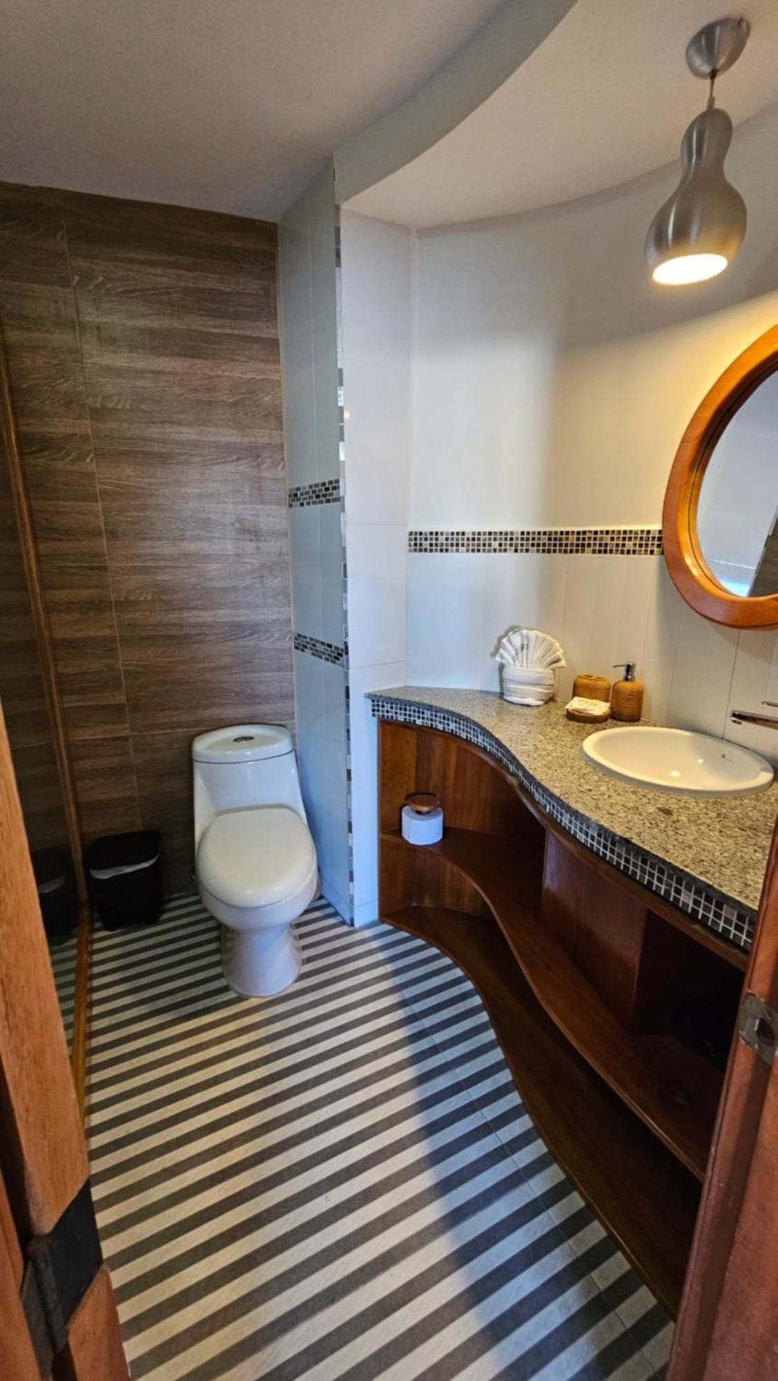 Casa Ocean Pier Bed & Breakfast Puerto Ayora  Bagian luar foto